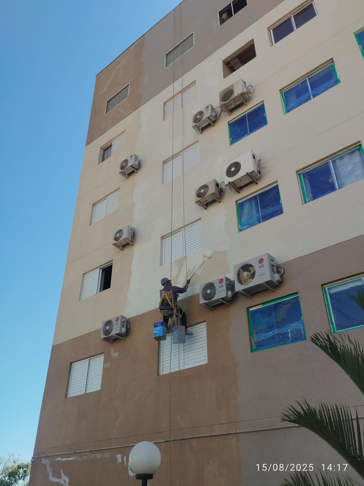 Fachada durante pintura